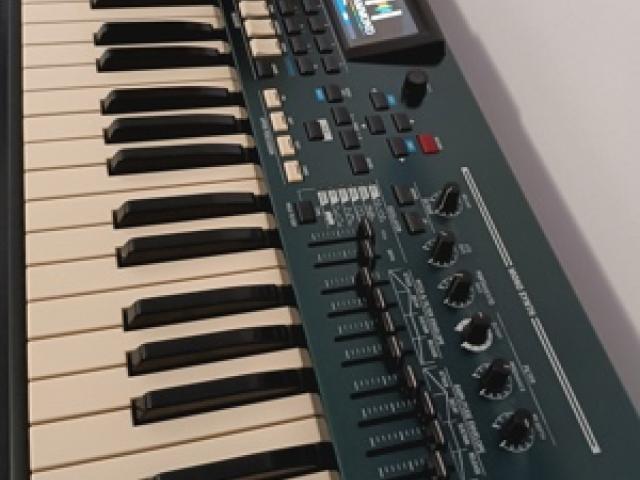 Hammond SKPro73 - 1